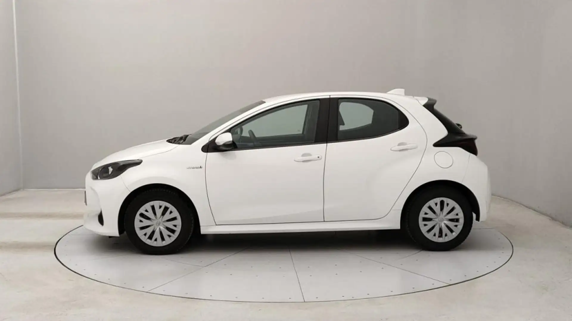 Toyota Yaris 1.5h Active Blanc - 2