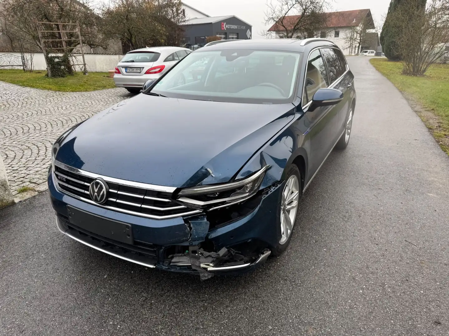 Volkswagen Passat Variant GTE *AHK*PANORAM*LED MATRIX*ALCAN Bleu - 1