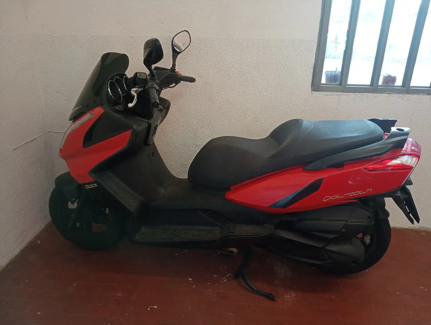 Kymco Downtown 300i Rot - 1