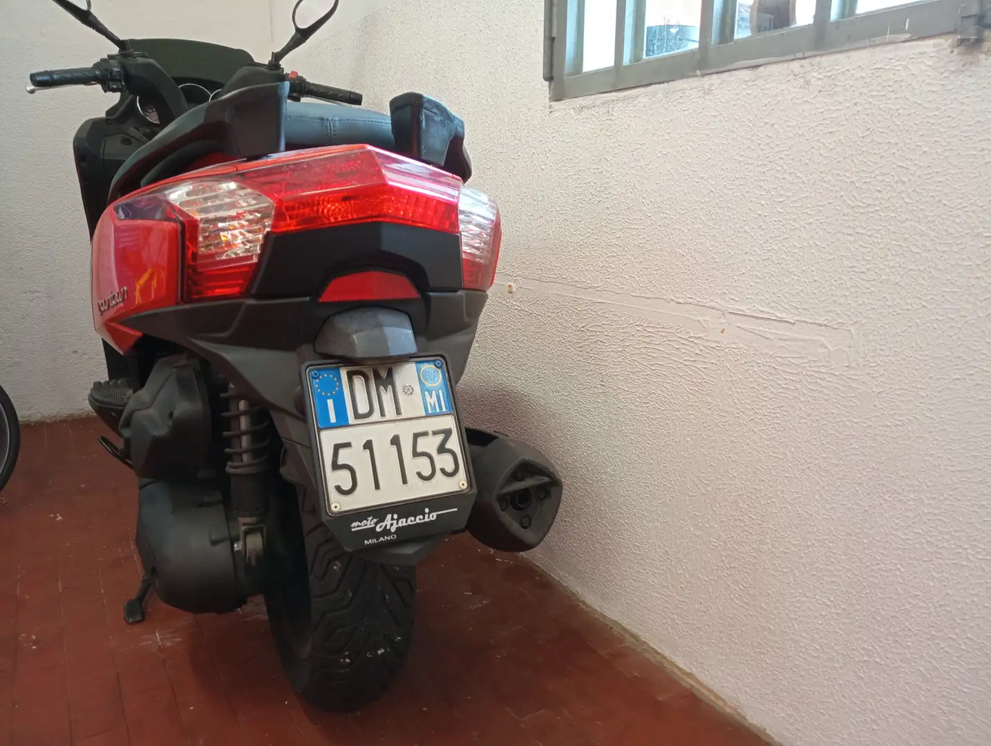 Kymco Downtown 300i Rosso - 2