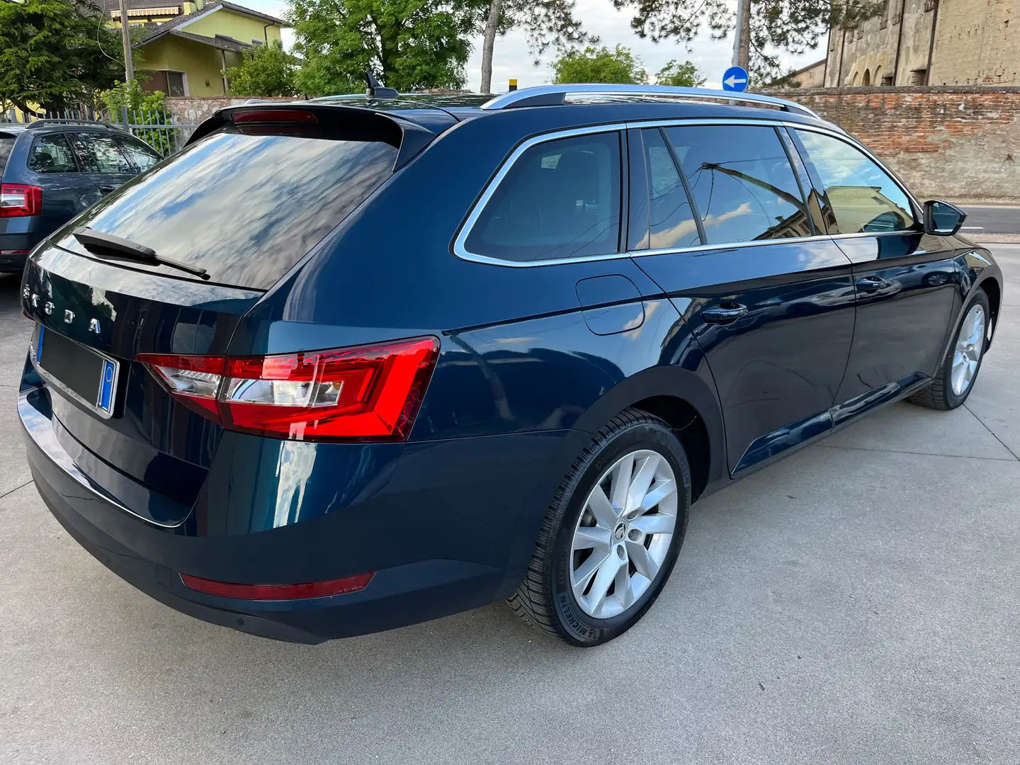 Skoda Superb Wagon 2.0 tdi evo Style 150cv dsg UNIPROPRIETARIO! Blauw - 2