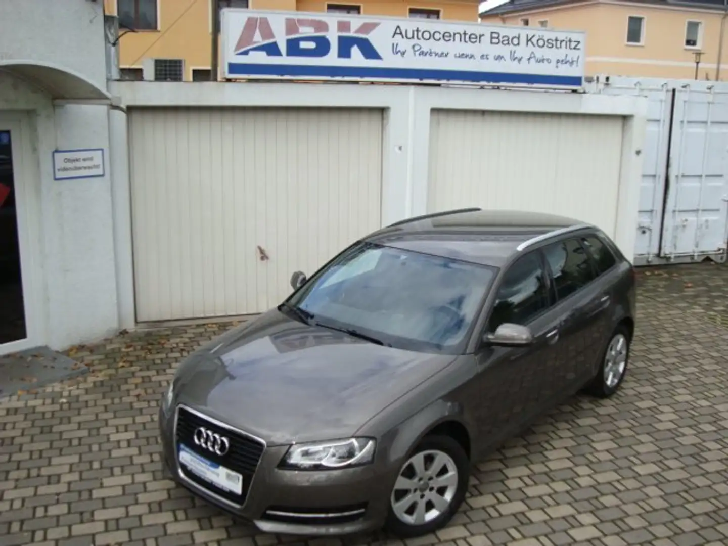 Audi A3 1.2 TFSI Sportback Attraction Xenon/PDC/SHZ/Temp. Grijs - 2