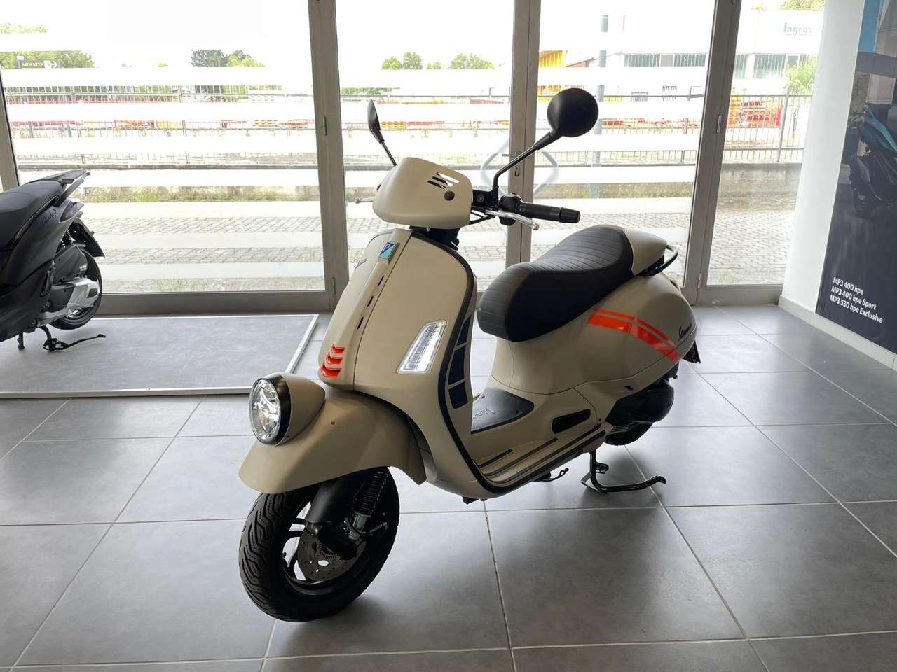 Vespa GTV 300 UNICO PROPRIETARIO, GARANZIA VESPA, SOLO 2.000KM!