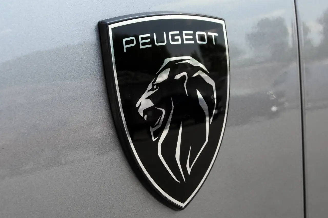 Peugeot 308 SW GT BENZINE 130PK EAT8 7
