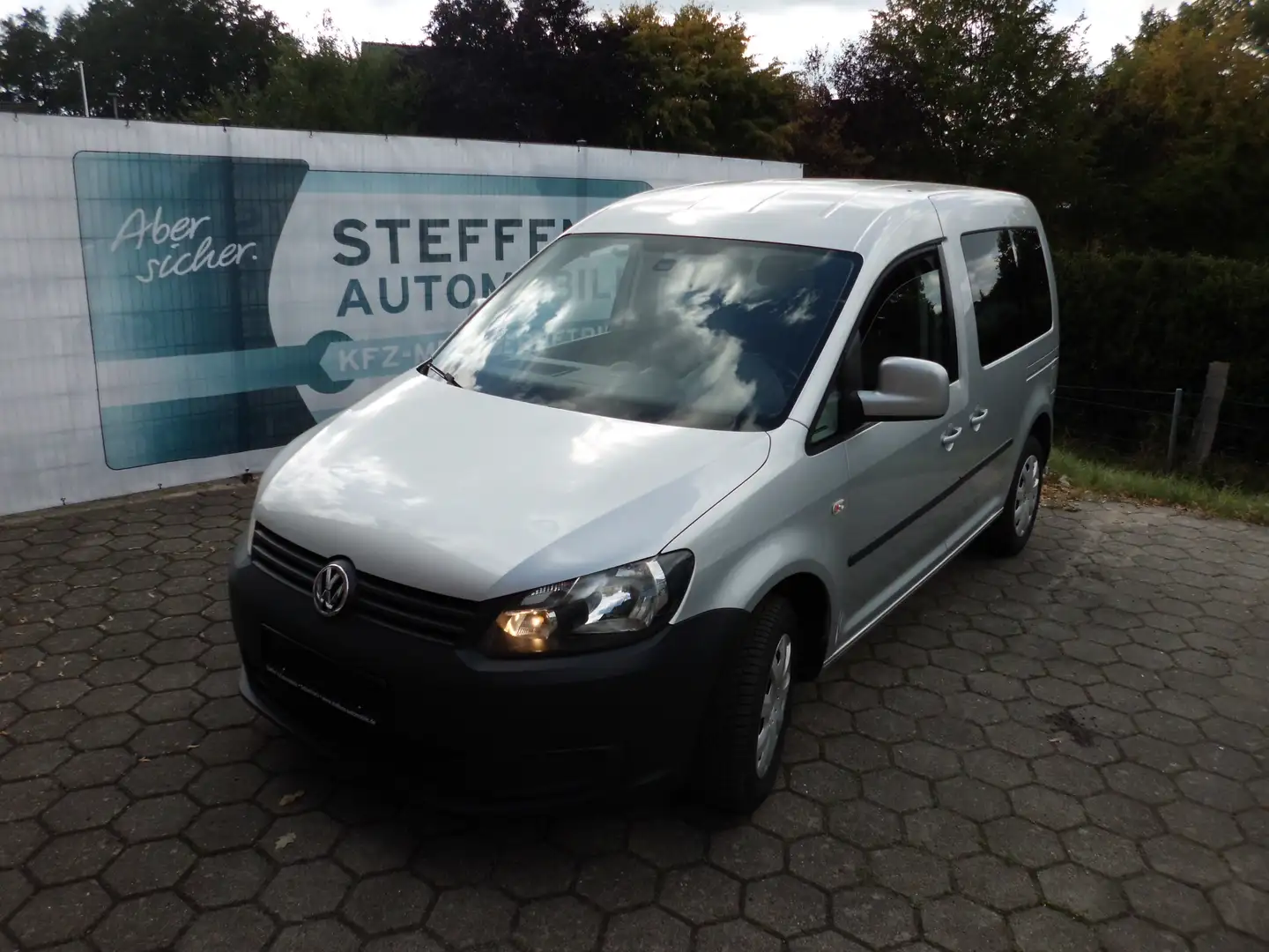 Volkswagen Caddy Trendline Grau - 1