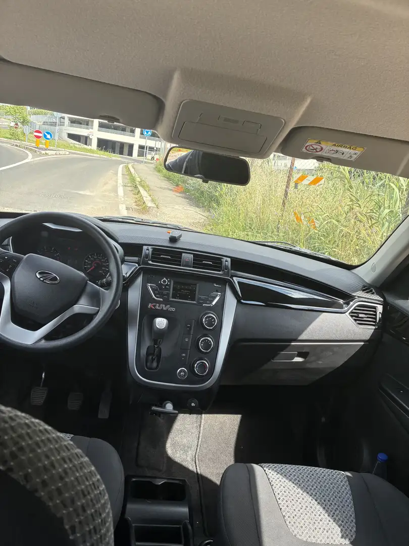 Mahindra KUV100 k8 - 1