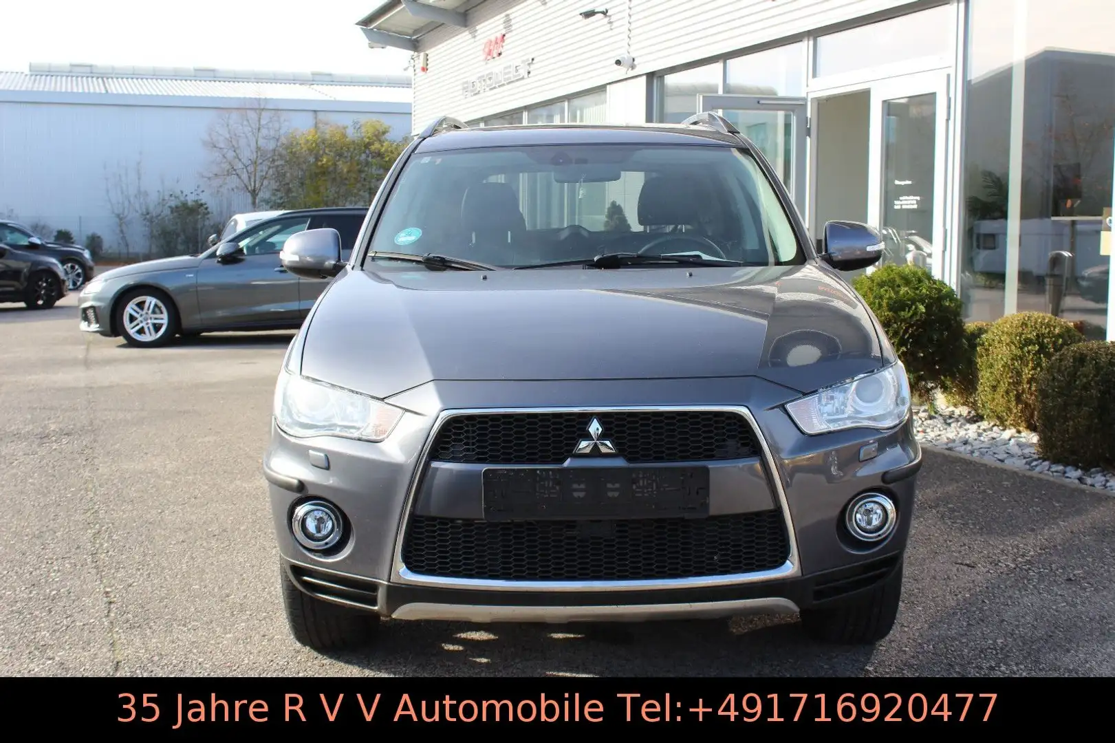 Mitsubishi Outlander 2.2 Invite 4WD, 7-Sitzer, TÜV neu Grau - 2