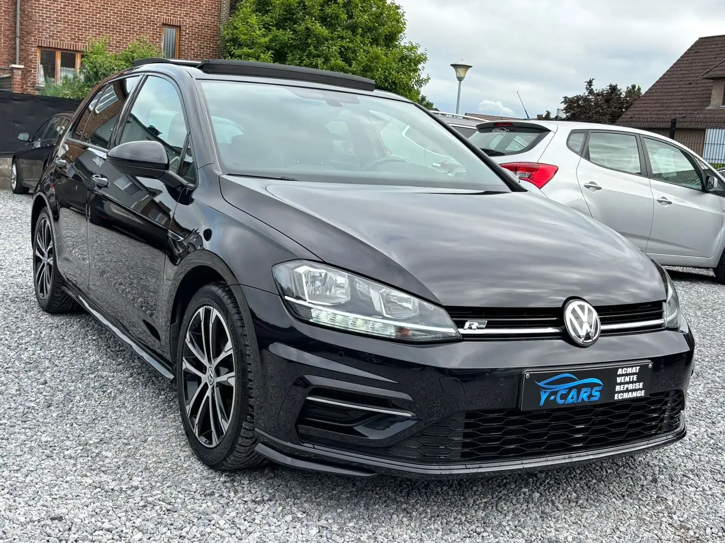 Volkswagen Golf 1.0 TSI //R-LINE INT&EXT// 12MOIS GARANTIE Zwart - 1