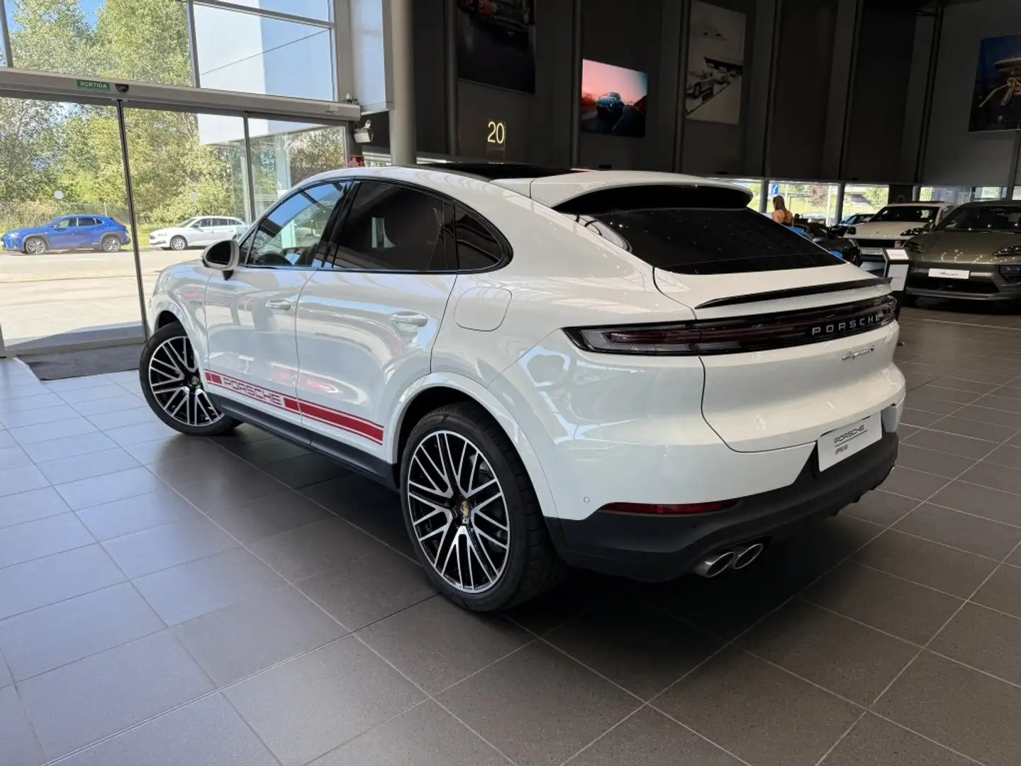 Porsche Cayenne Coupé E-Hybrid S Aut. - 2
