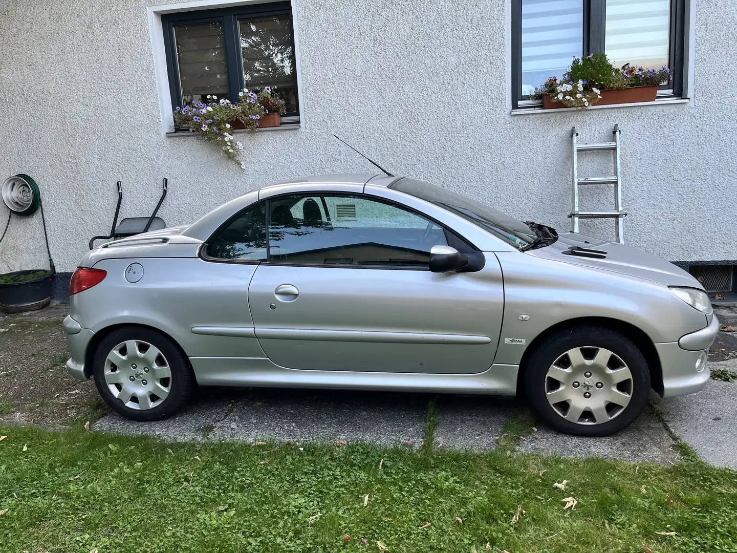 Peugeot 206 CC Silber - 2