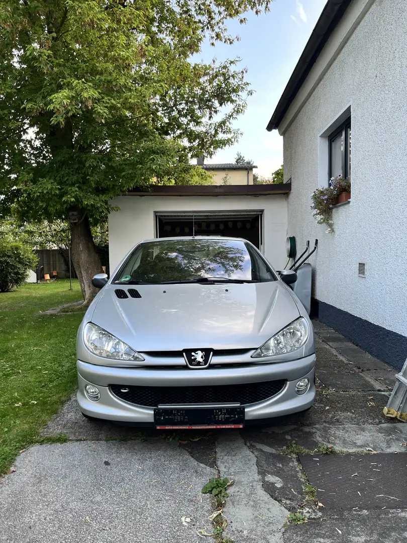 Peugeot 206 CC Silber - 1
