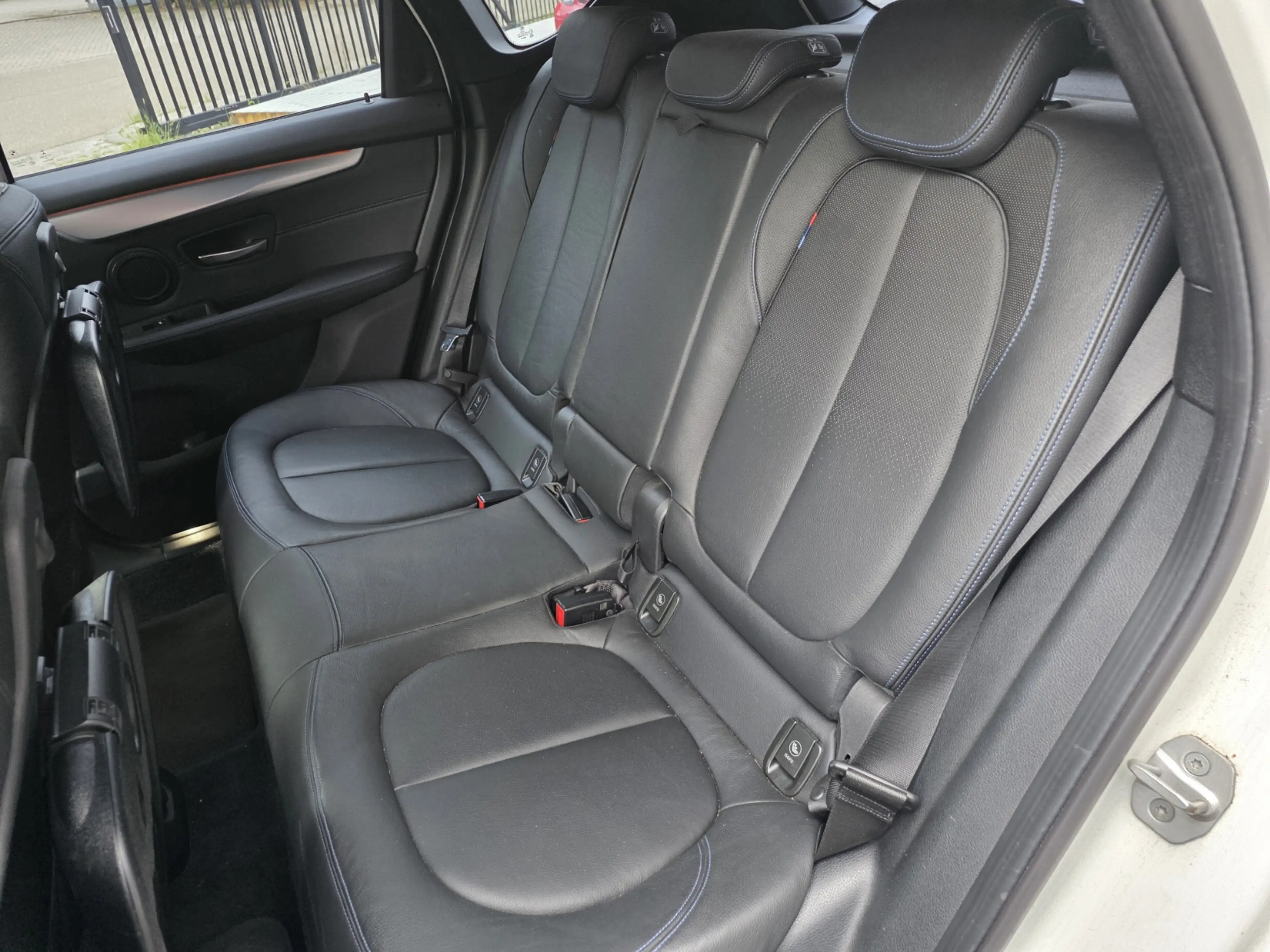 BMW 225 2-serie Active Tourer 225xe M-Sport - Centennial H — photo 13