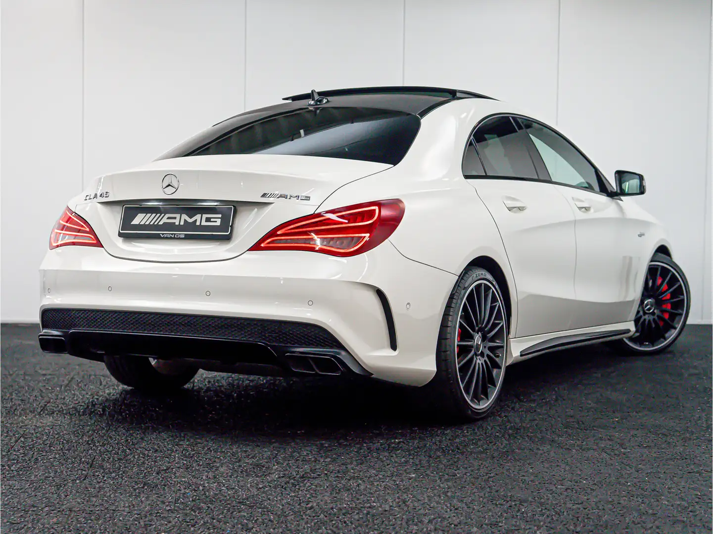 Mercedes-Benz CLA 45 AMG 4MATIC | Performance stoelen | Pano Wit - 2
