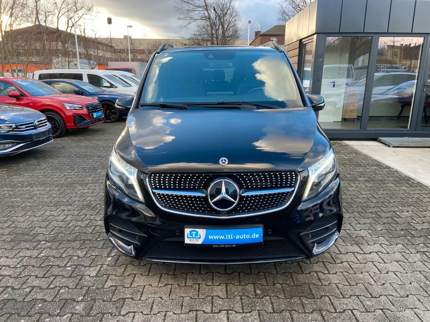 Mercedes-Benz V 300 V -Klasse 300 d EDITION AMG 4Matic 4xKamera Negro - 2