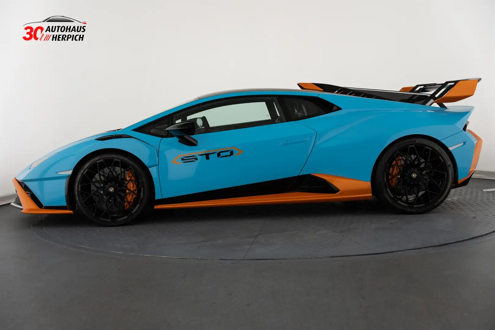 Lamborghini Huracán STO + BLU LAUFEY + Präsentation Konfig. Albastru - 2