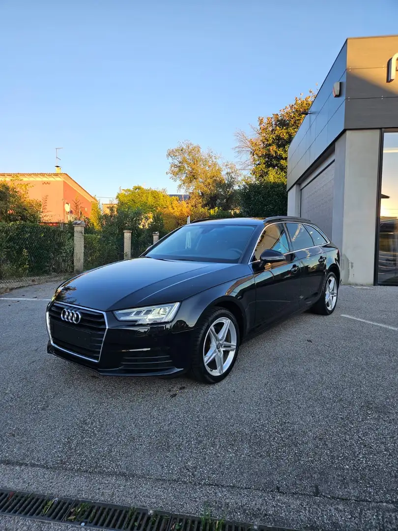 Audi A4 Avant 35 2.0 tdi  Sport 150cv s-tronic Nero - 2
