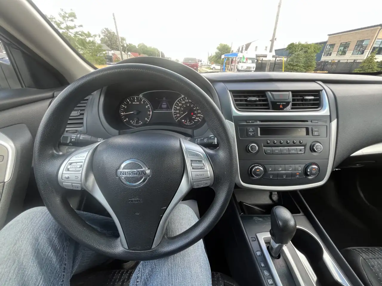 Nissan Altima снимка Nissan Altima