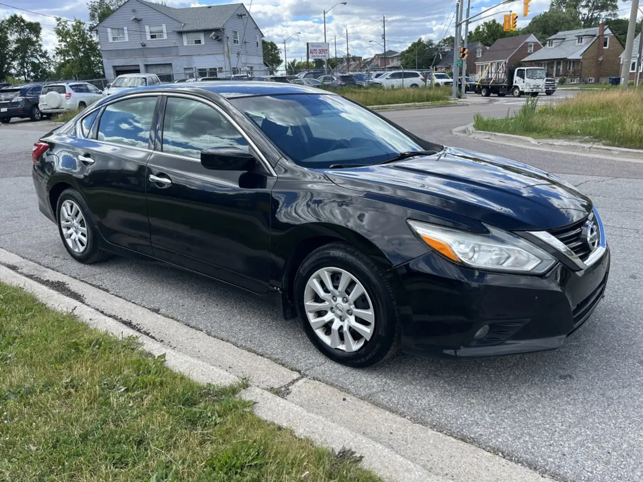 Nissan Altima снимка Nissan Altima