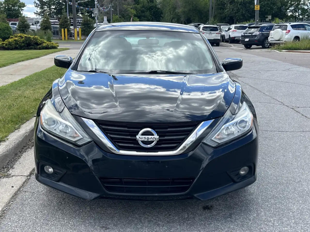 Nissan Altima снимка Nissan Altima