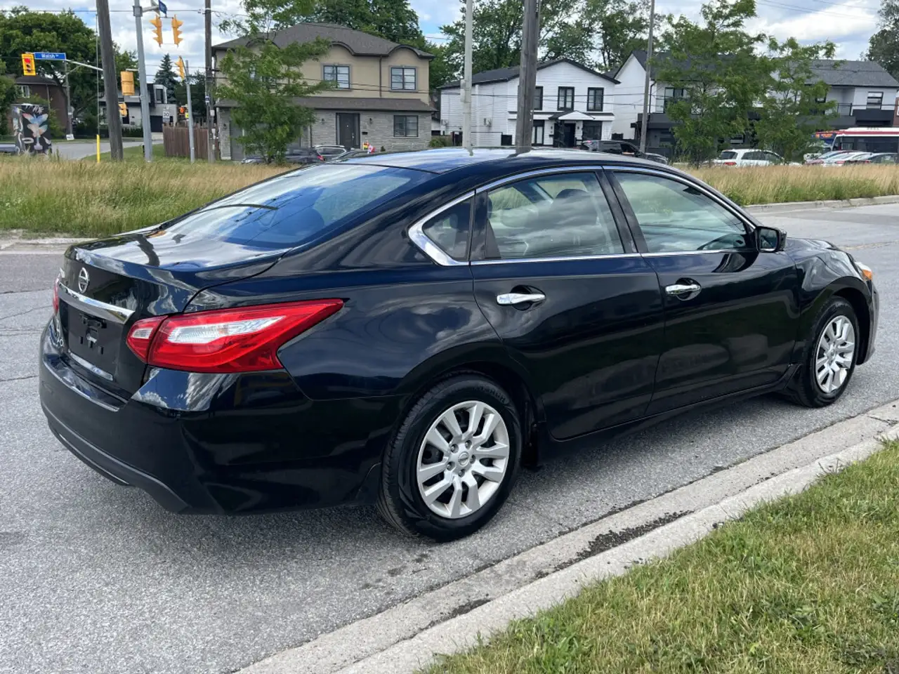 Nissan Altima снимка Nissan Altima