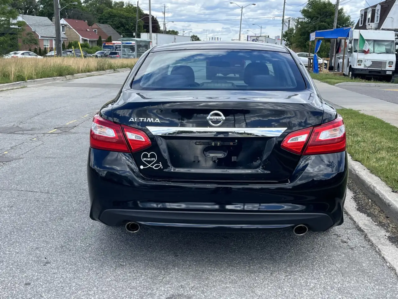Nissan Altima снимка Nissan Altima