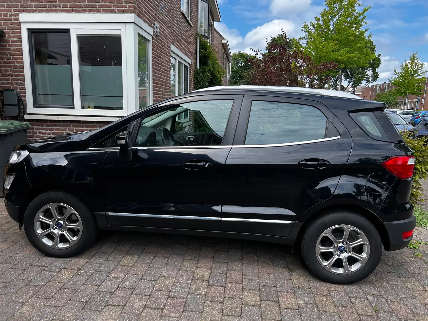 Ford EcoSport EcoSport 1.0 EB Titanium Zwart - 2