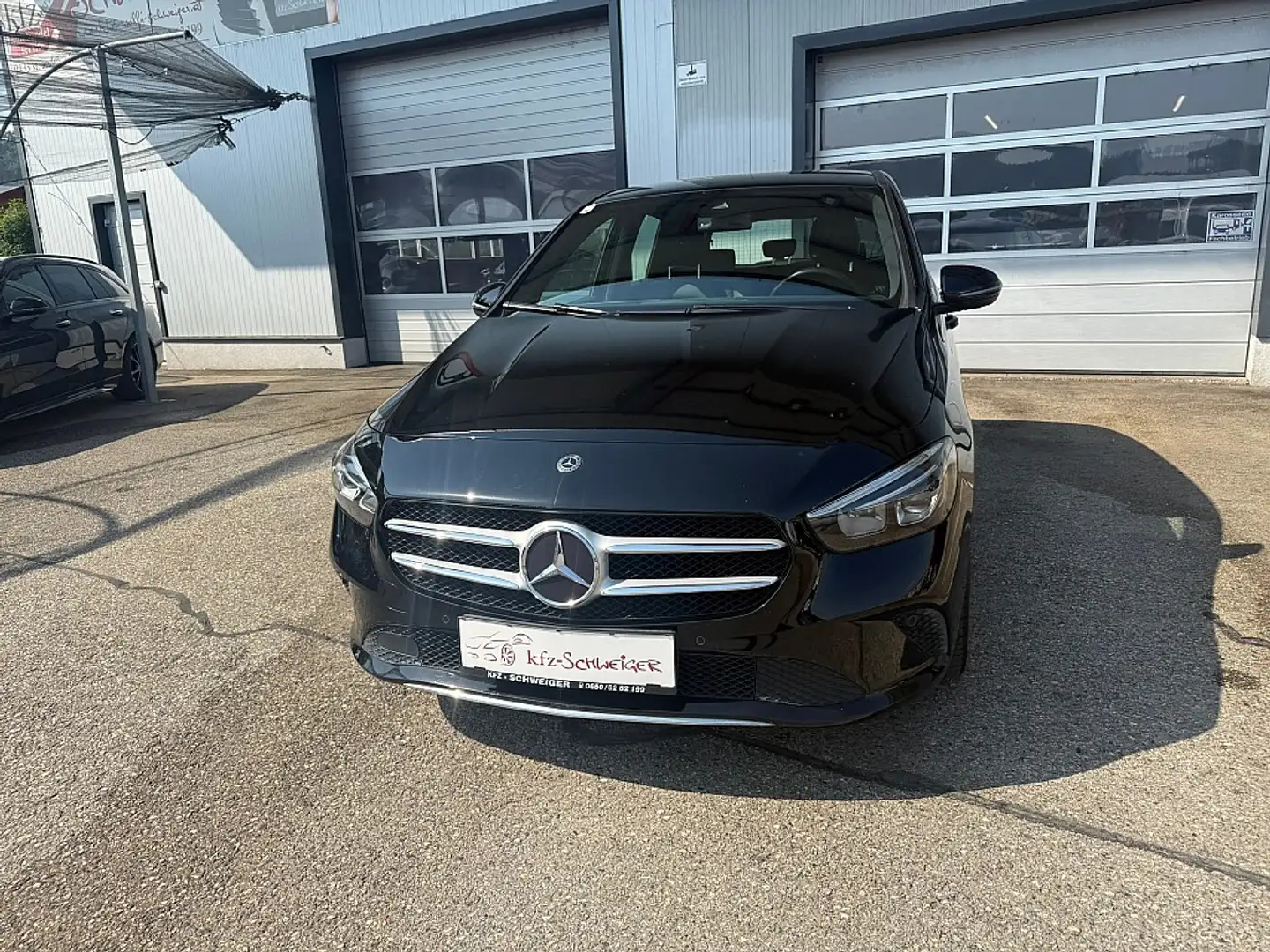 Mercedes-Benz B 180 d Aut. Schwarz - 2
