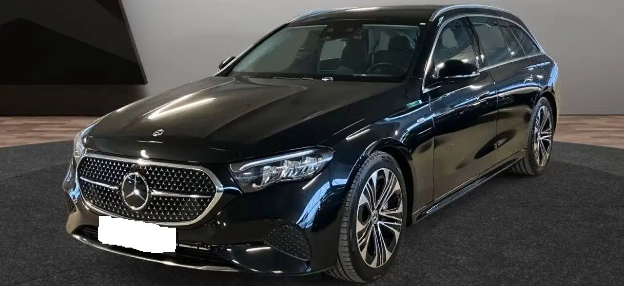 Mercedes-Benz E 300 de 4MATIC T Avantgarde PANO AHK DISTRO LED 2