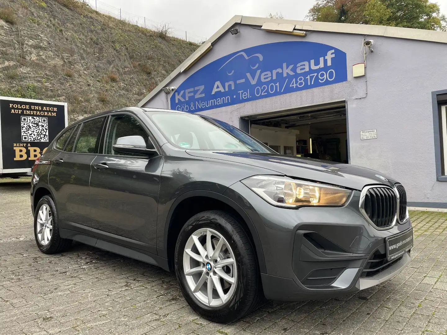 BMW X1 sDrive 18 d Grau - 1