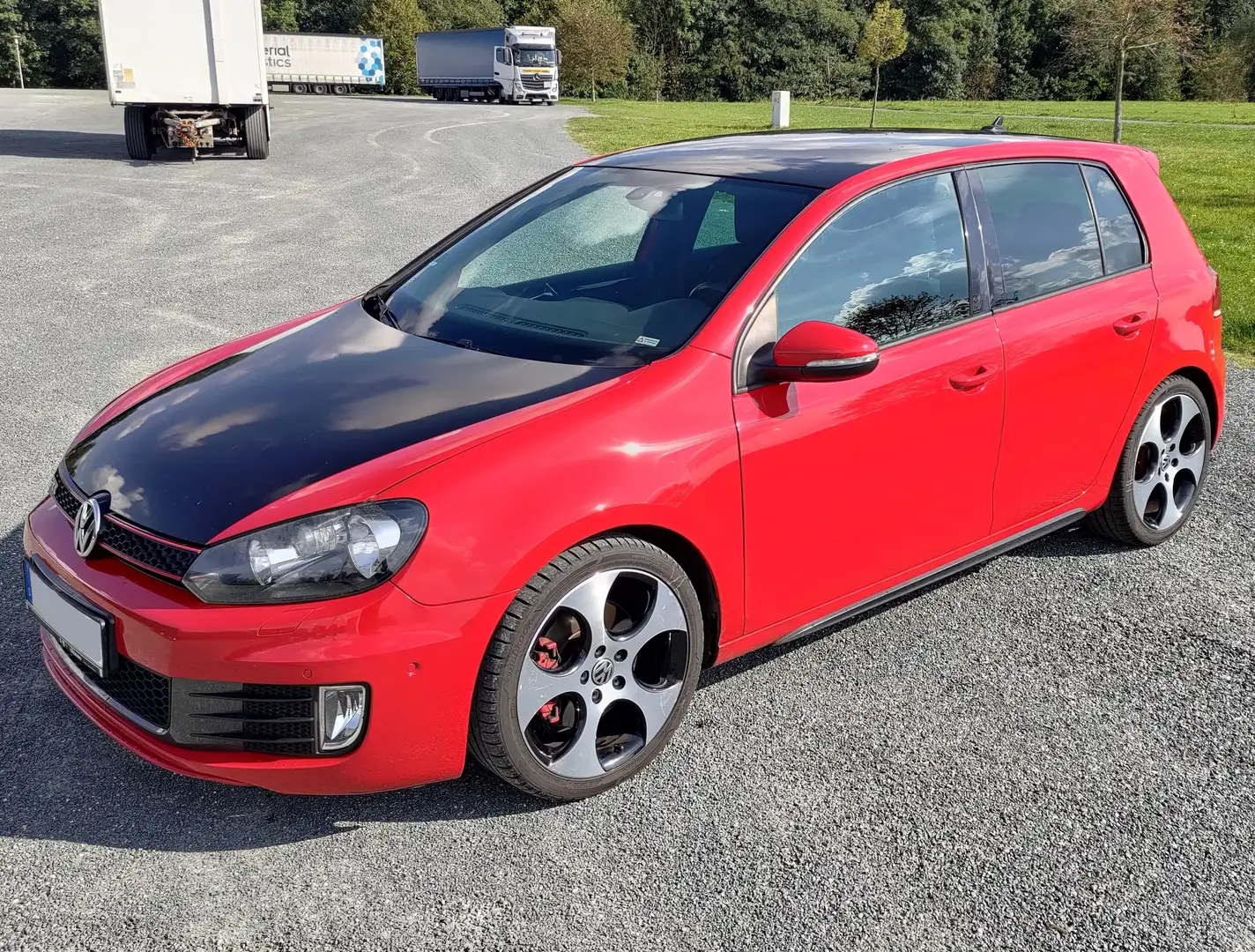 Volkswagen Golf GTI Golf 2.0 TSI Rot - 2