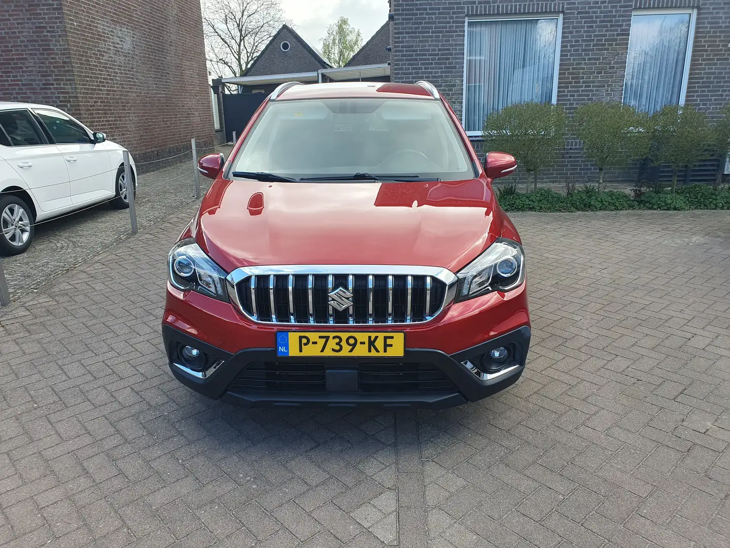 Suzuki SX4 crvena - 1