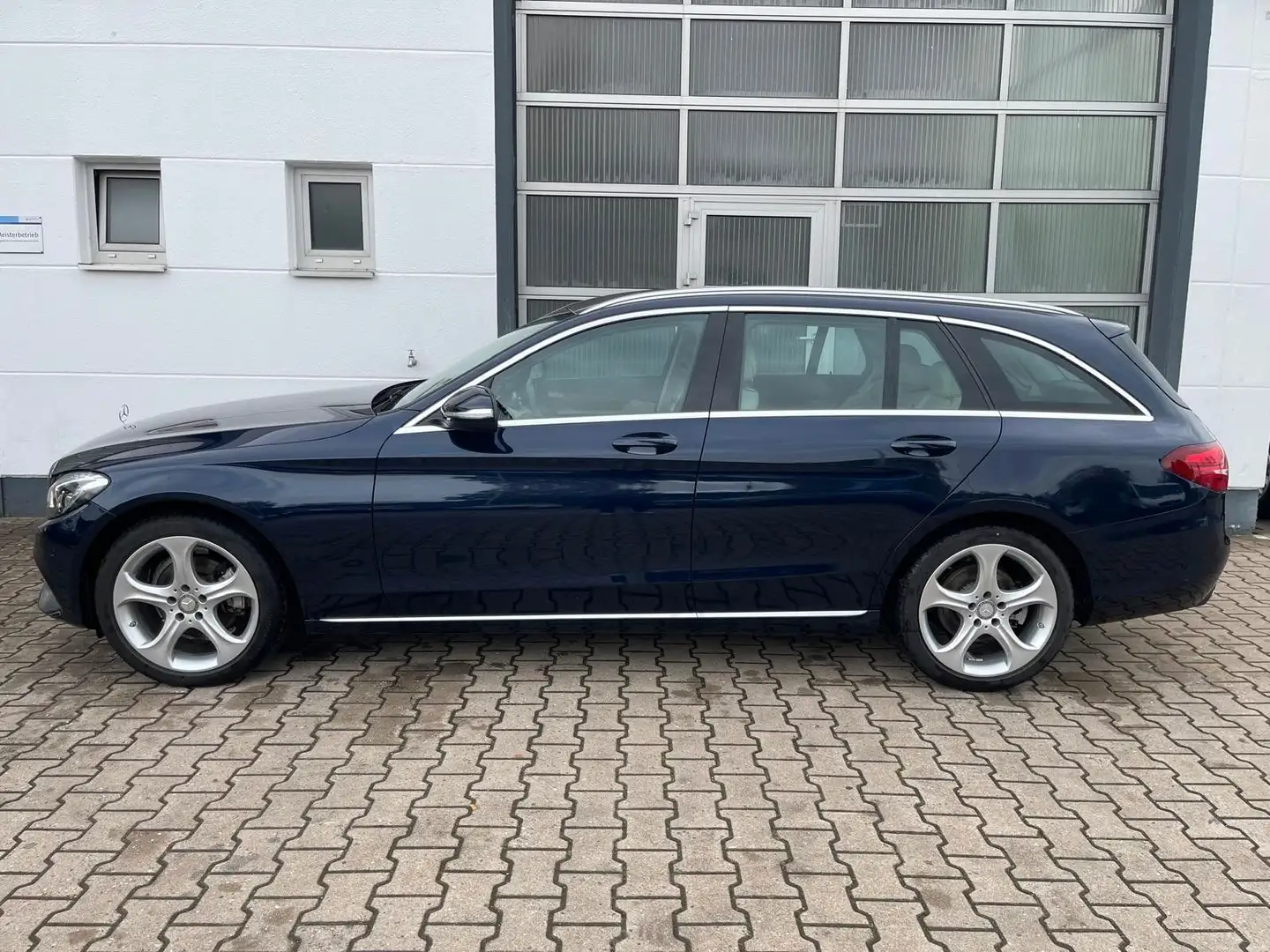 Mercedes-Benz C 220 d Auto. BT/Exclusiv/AHK/NAVI/SHZ/KAMERA/2HD Blau - 2