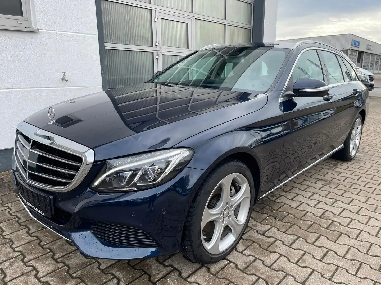 Mercedes-Benz C 220 d Auto. BT/Exclusiv/AHK/NAVI/SHZ/KAMERA/2HD Blau - 1