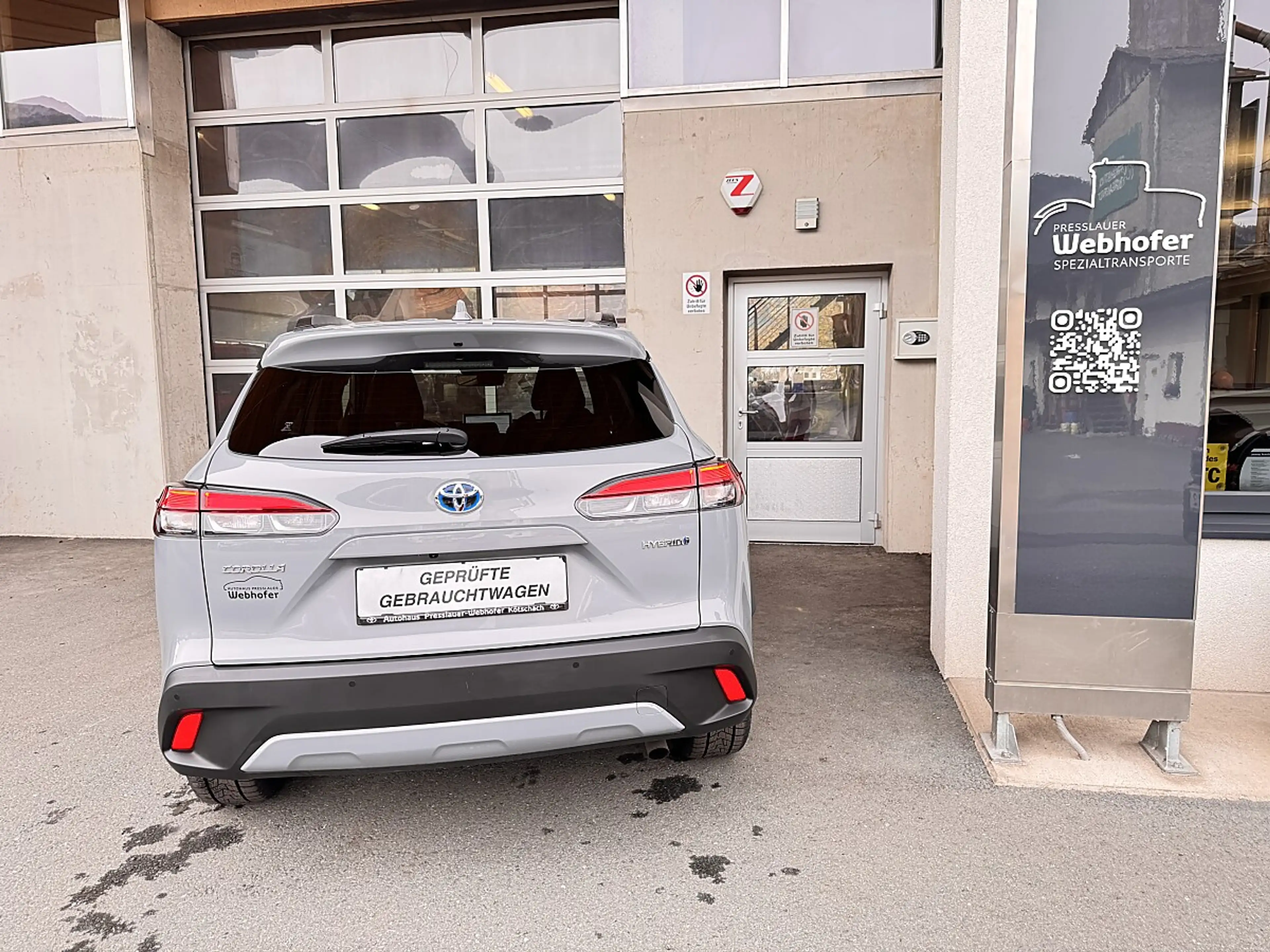 Toyota Corolla Cross 2,0 Hybrid Premium AWD — photo 7