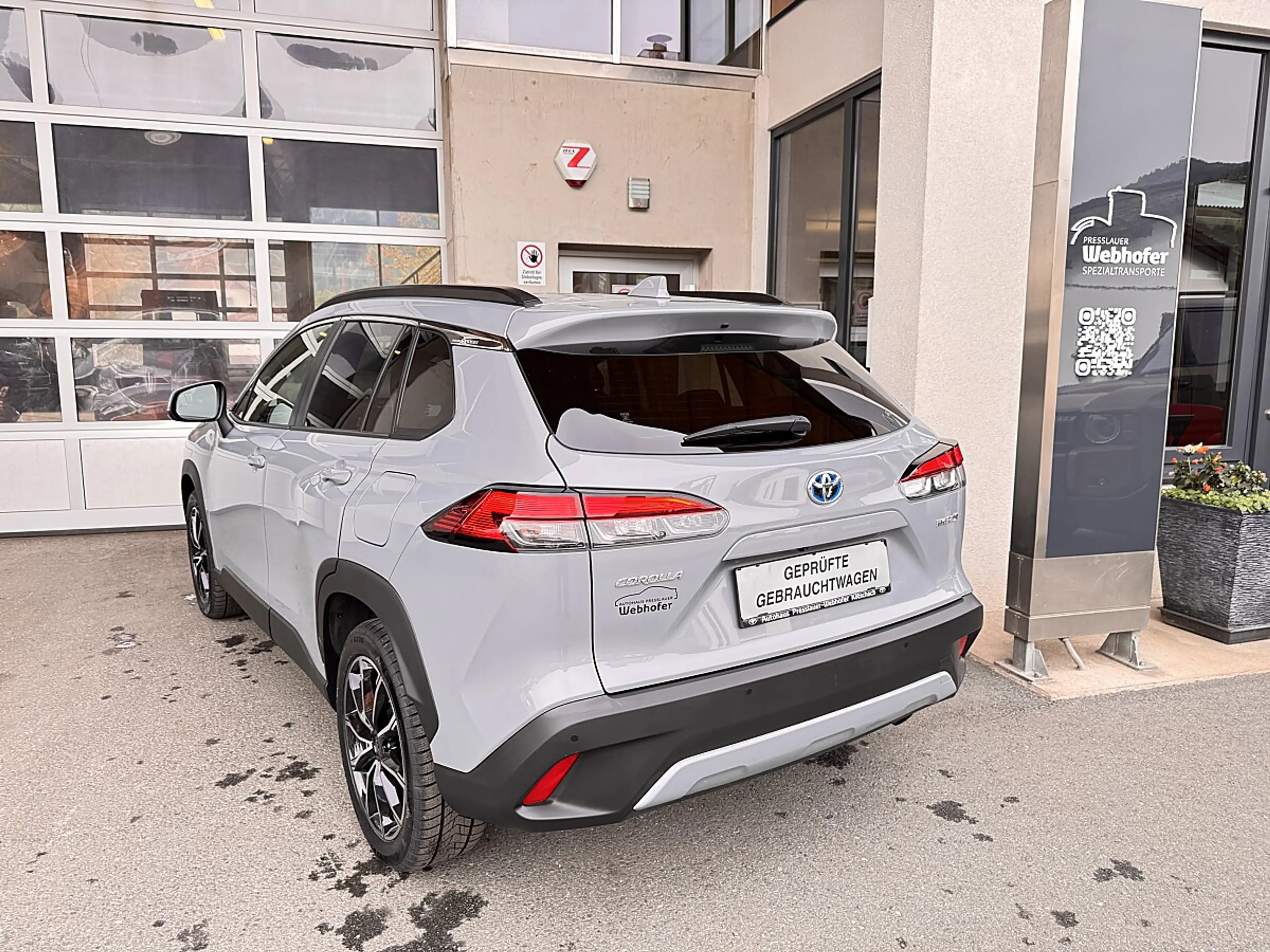 Toyota Corolla Cross 2,0 Hybrid Premium AWD — photo 6
