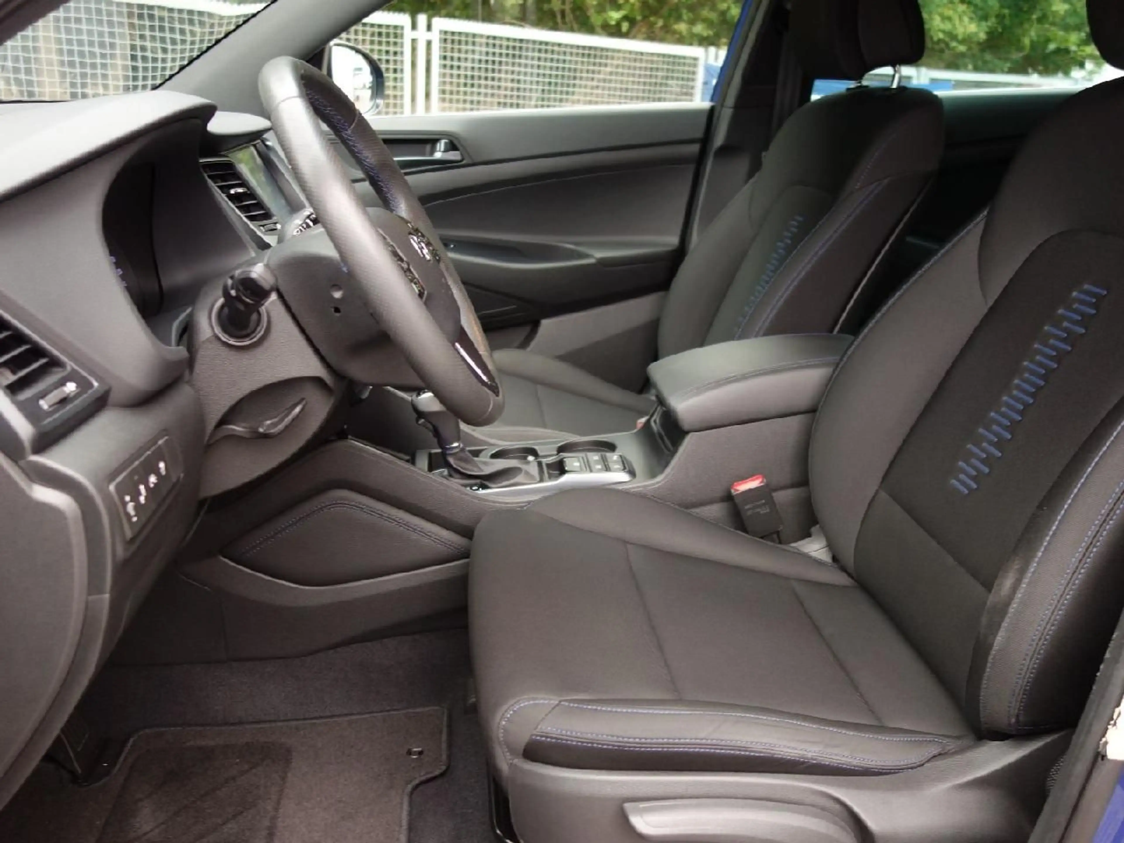 Hyundai TUCSON Passion + 2WD Autom NAVI DAB Winterp — photo 8