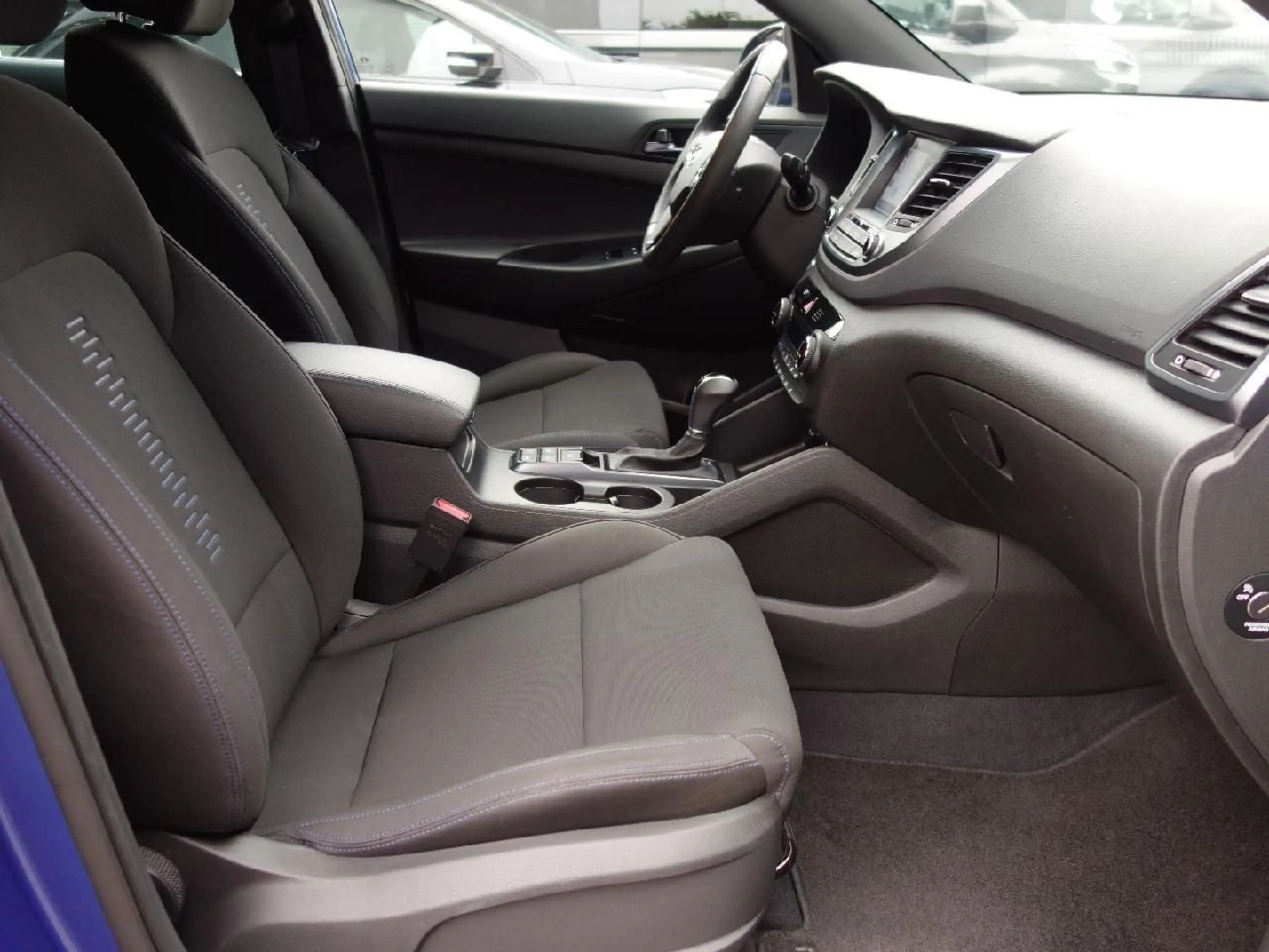 Hyundai TUCSON Passion + 2WD Autom NAVI DAB Winterp — photo 11