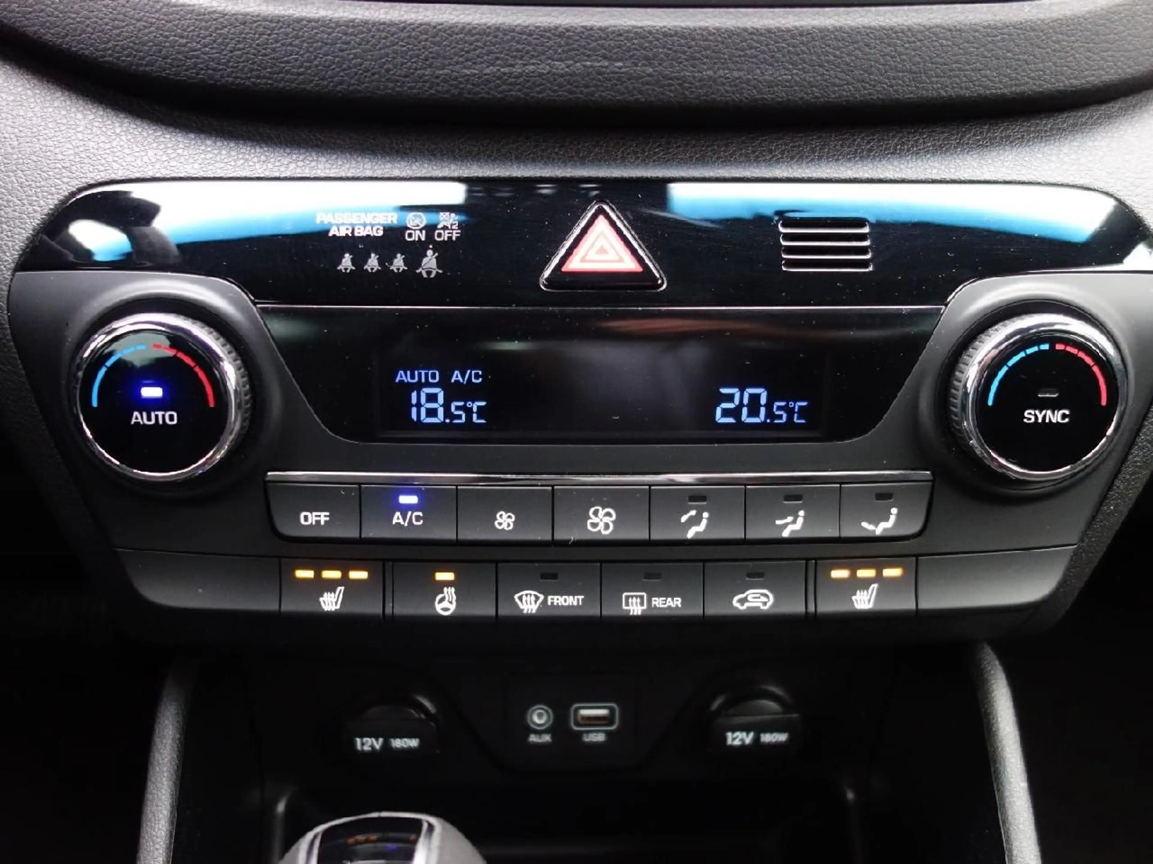 Hyundai TUCSON Passion + 2WD Autom NAVI DAB Winterp — photo 15