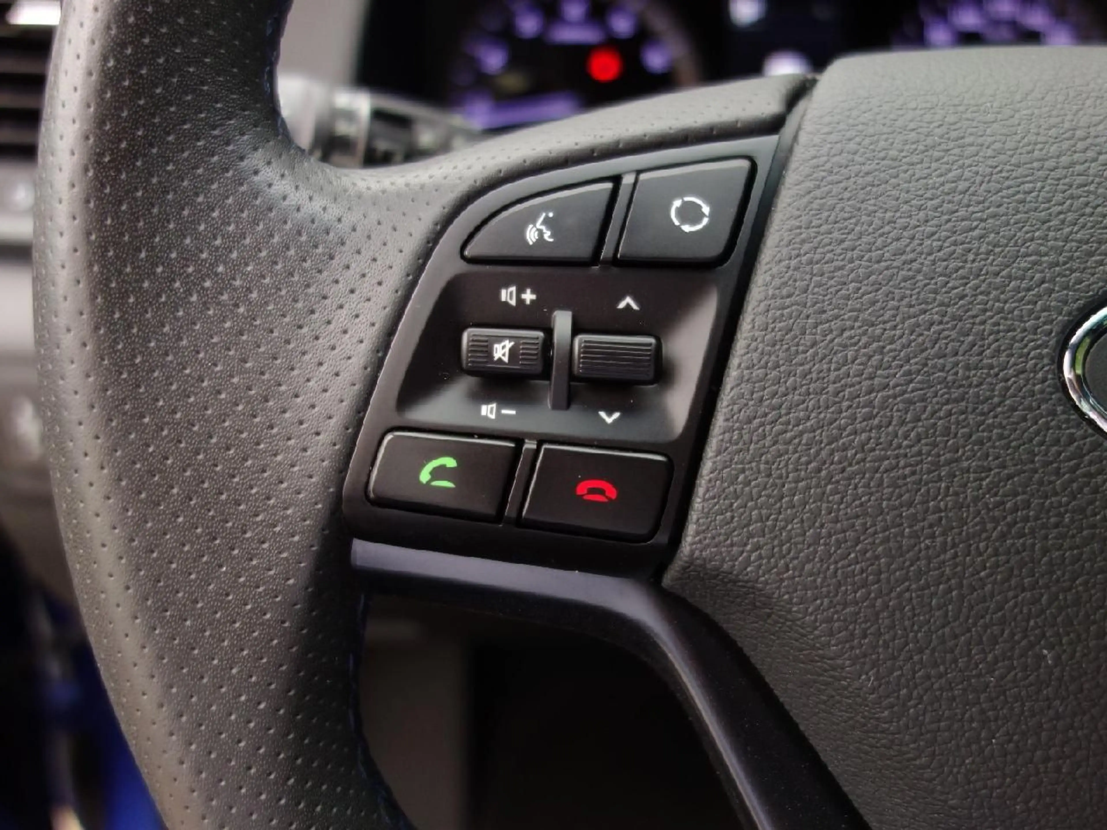 Hyundai TUCSON Passion + 2WD Autom NAVI DAB Winterp — photo 16