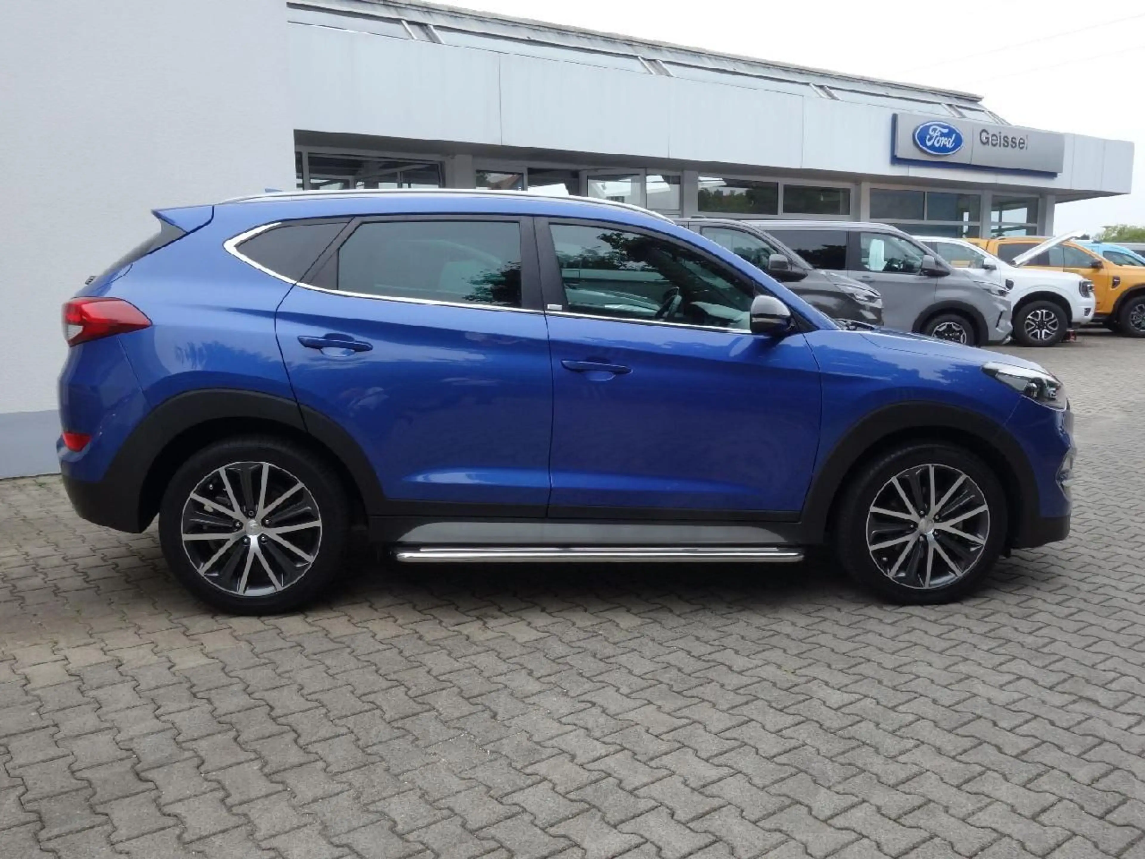 Hyundai TUCSON Passion + 2WD Autom NAVI DAB Winterp — photo 7
