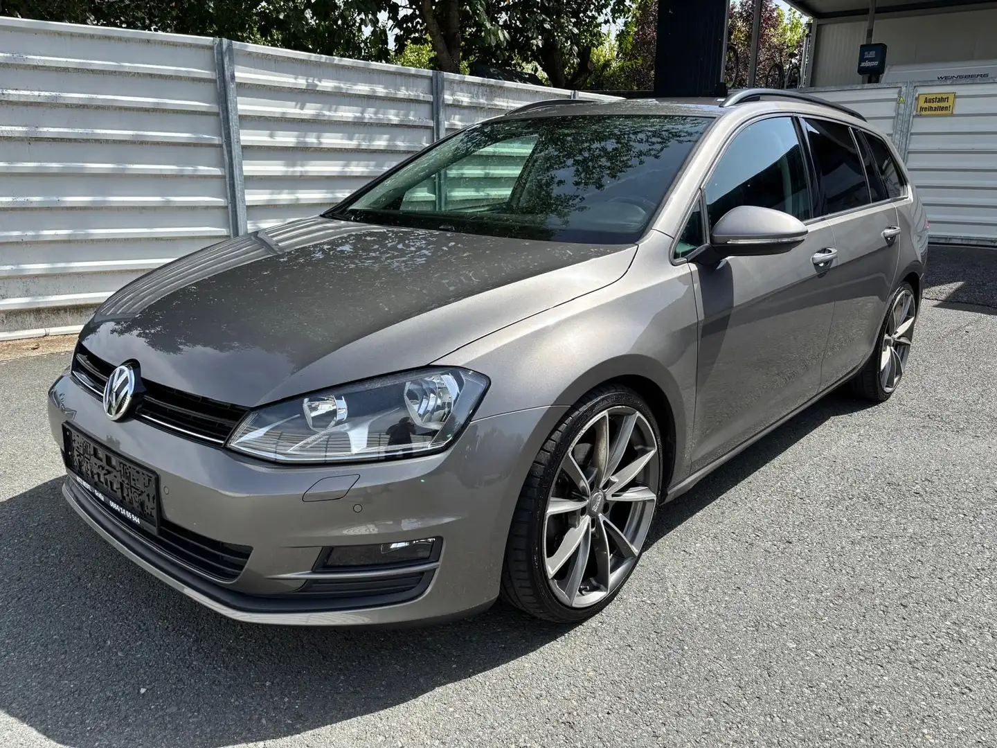 Volkswagen Golf 1,6 TDI Comfortline Grau - 1