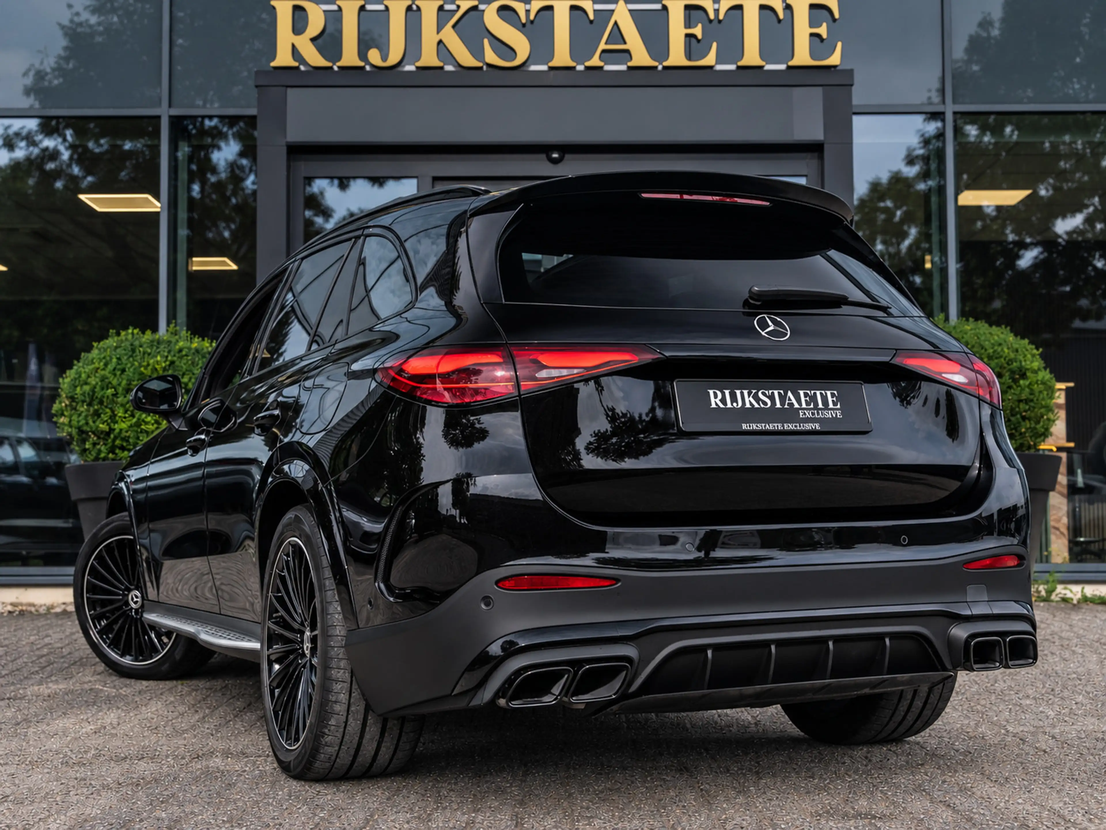 Mercedes-Benz GLC 400 400e 4MATIC AMG Line|PANO|BURMESTER|4WS — photo 9