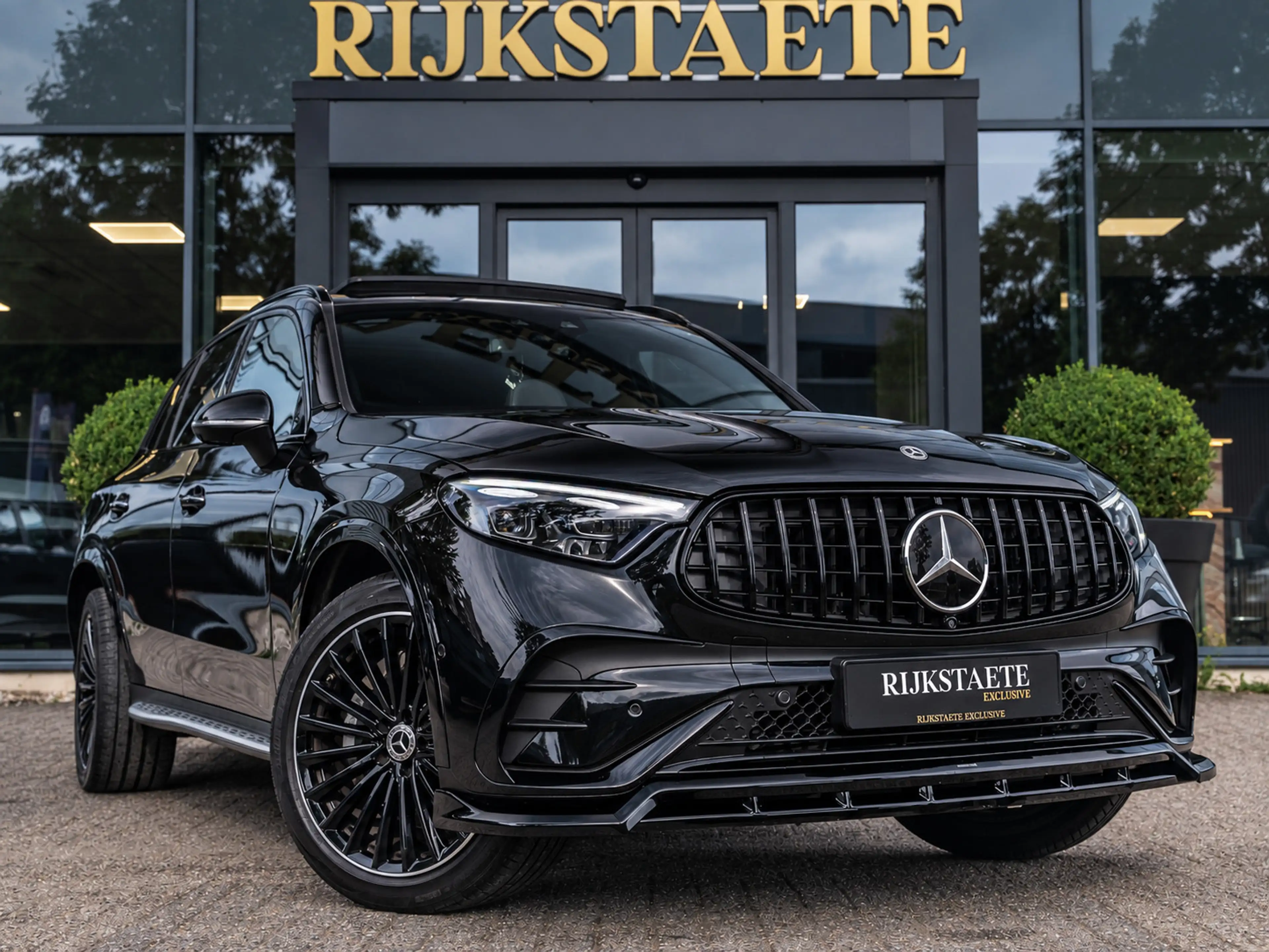 Mercedes-Benz GLC 400 400e 4MATIC AMG Line|PANO|BURMESTER|4WS — photo 5