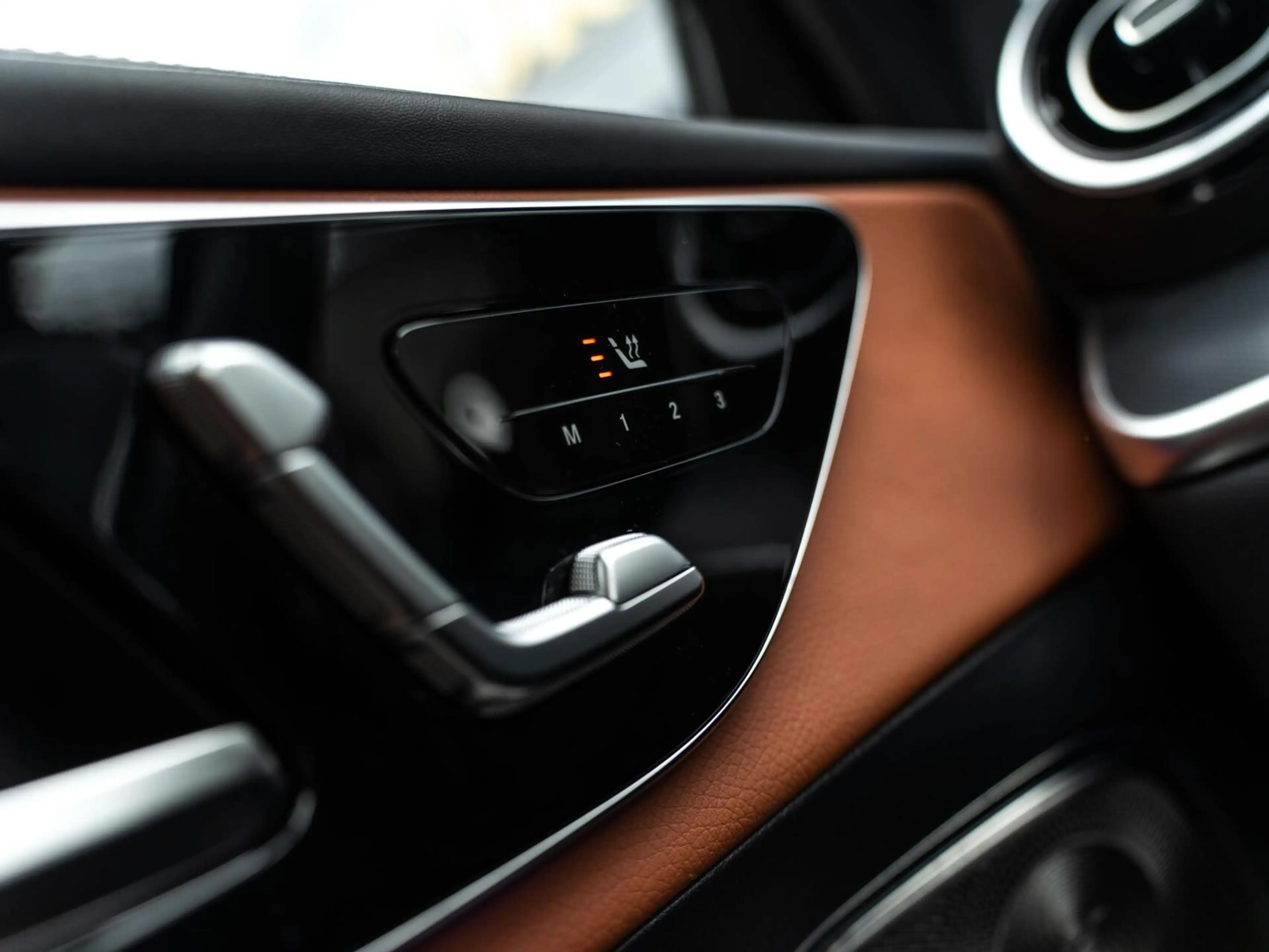 Mercedes-Benz GLC 400 400e 4MATIC AMG Line|PANO|BURMESTER|4WS — photo 13