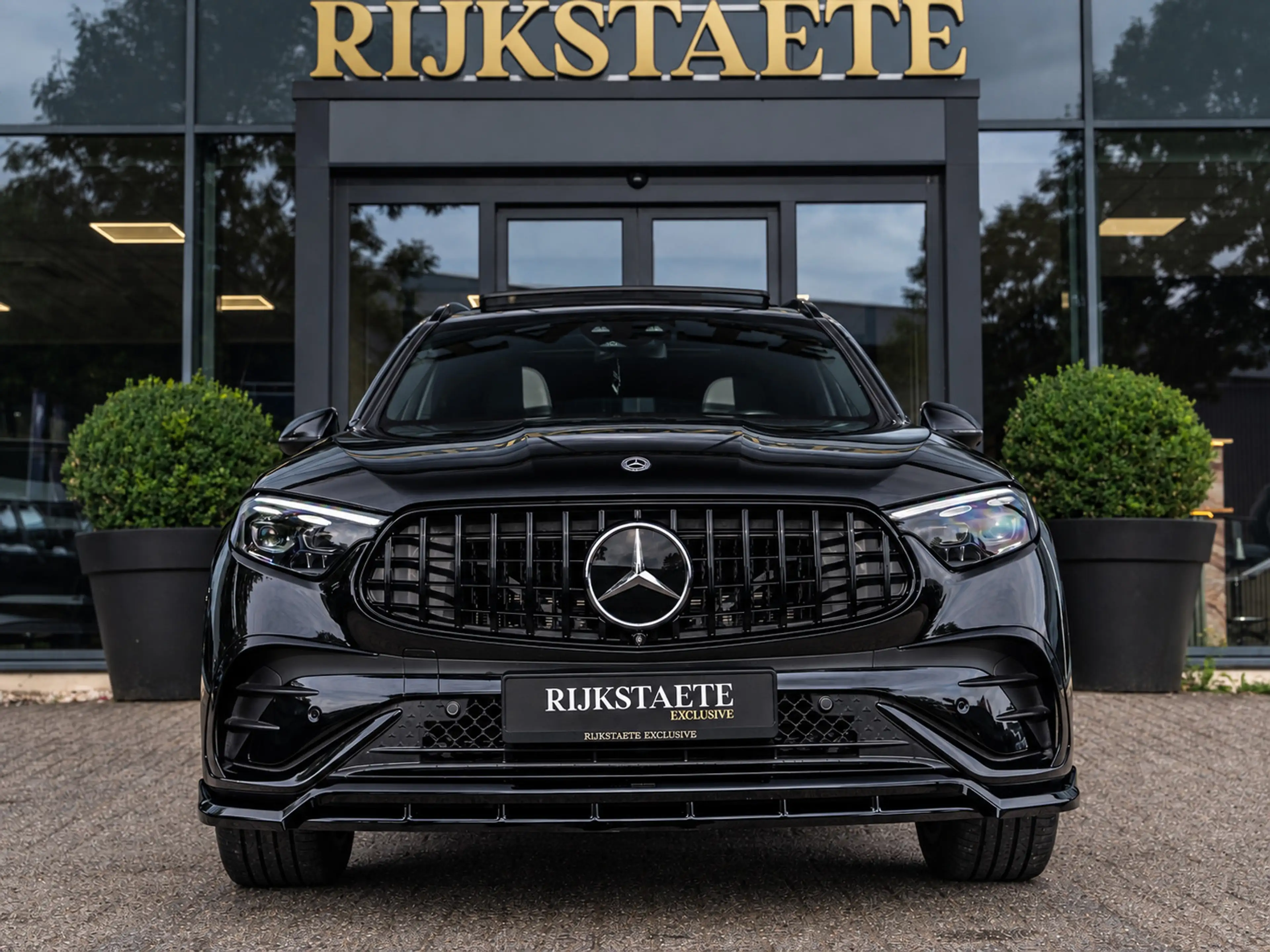 Mercedes-Benz GLC 400 400e 4MATIC AMG Line|PANO|BURMESTER|4WS — photo 3