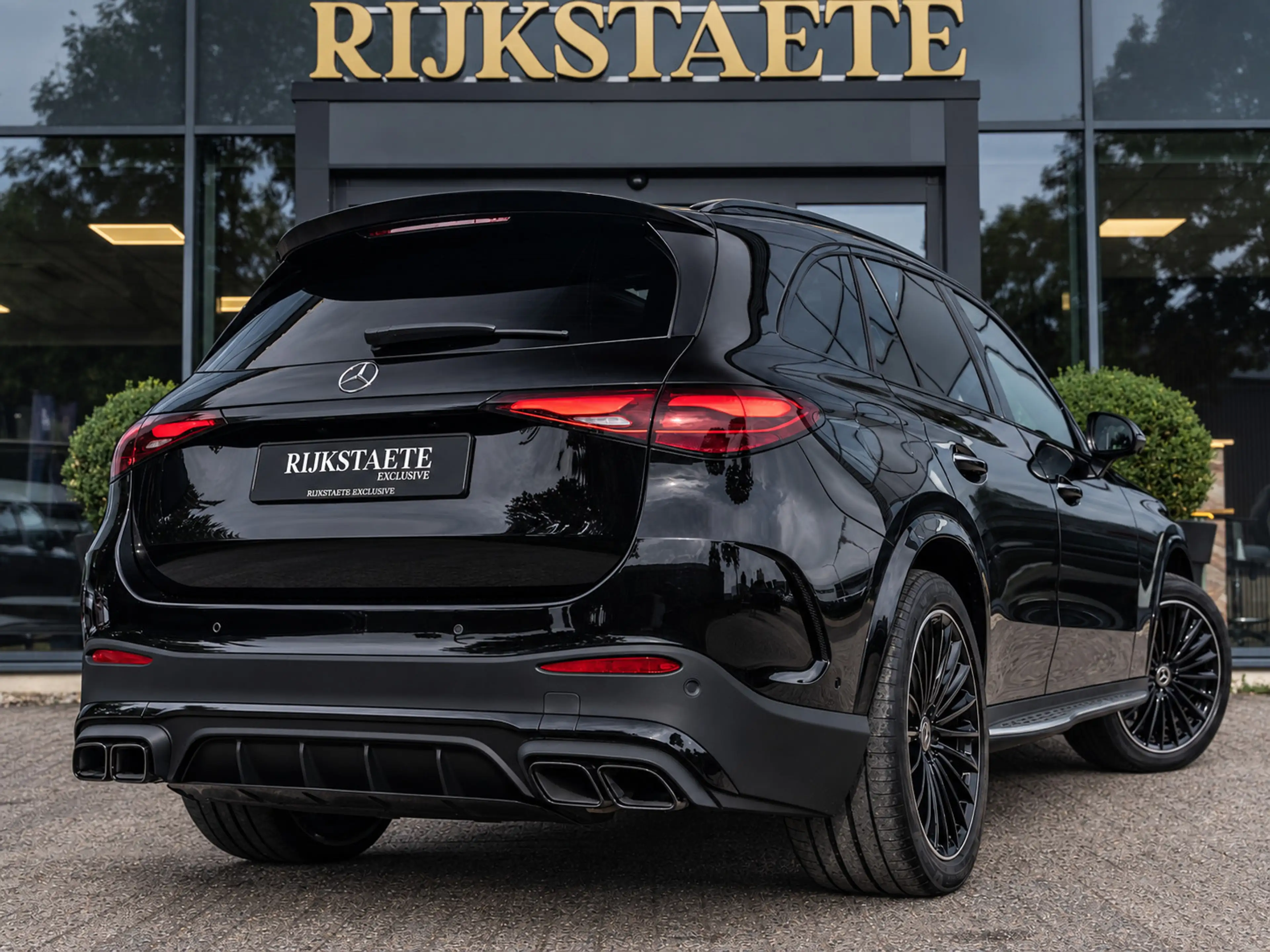 Mercedes-Benz GLC 400 400e 4MATIC AMG Line|PANO|BURMESTER|4WS — photo 7