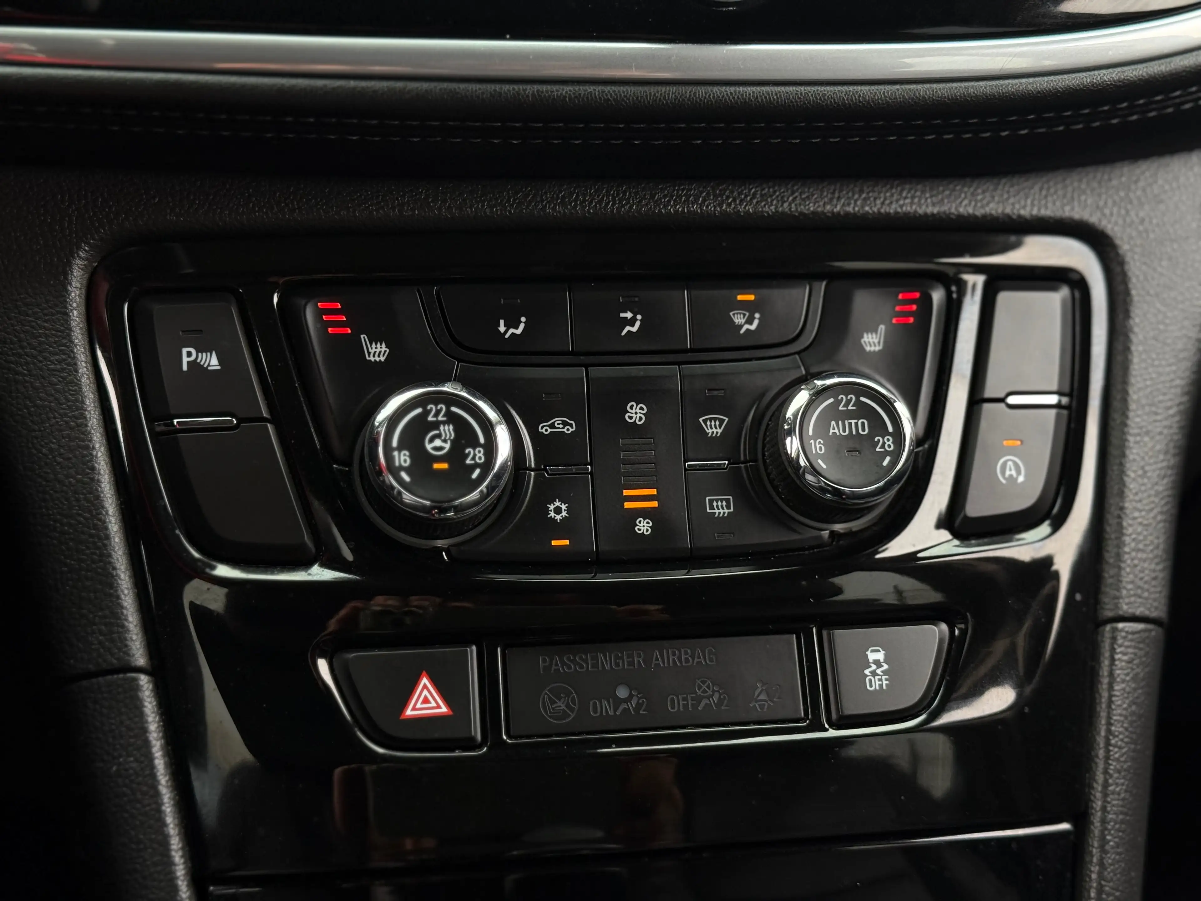 Opel Mokka X Mokka X 1.6 CDTI ECOTEC D Edition S/S (EU6.2) — photo 13