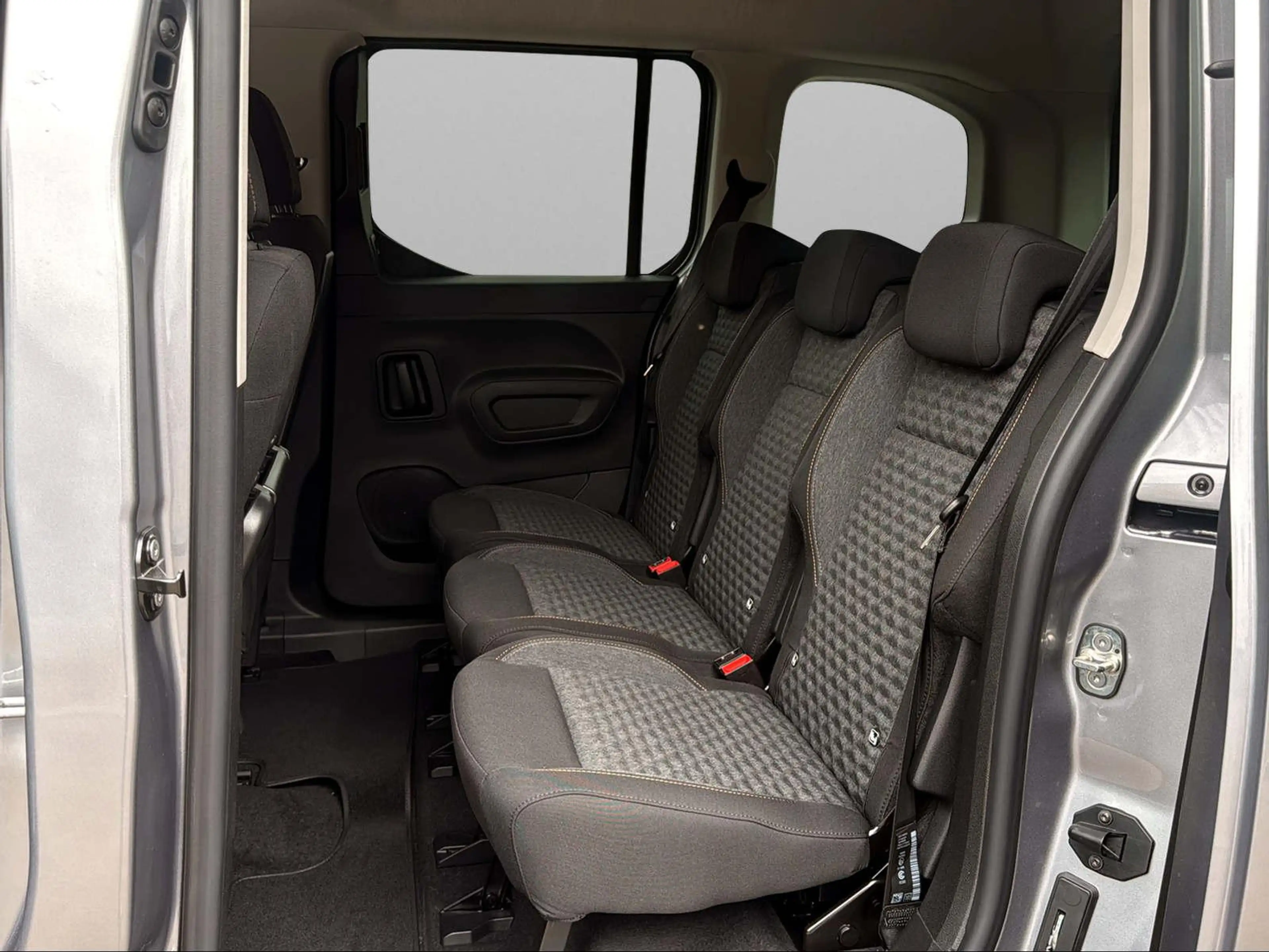 Peugeot Rifter GT 1.5HDI M1 L1 ACC/KAMERA/NAVI/LENKH — photo 6