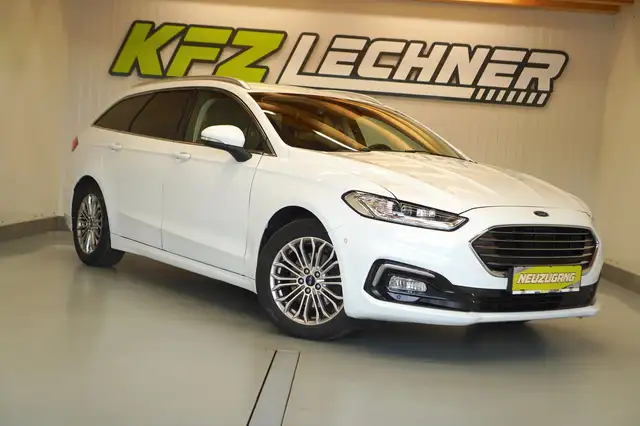 Ford Mondeo view 3