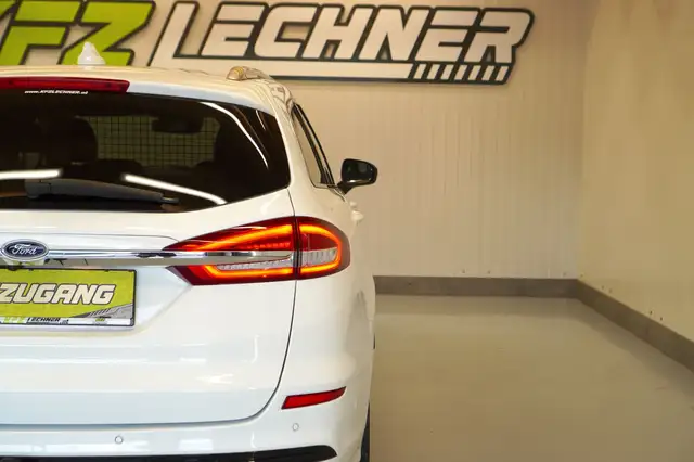 Ford Mondeo view 6